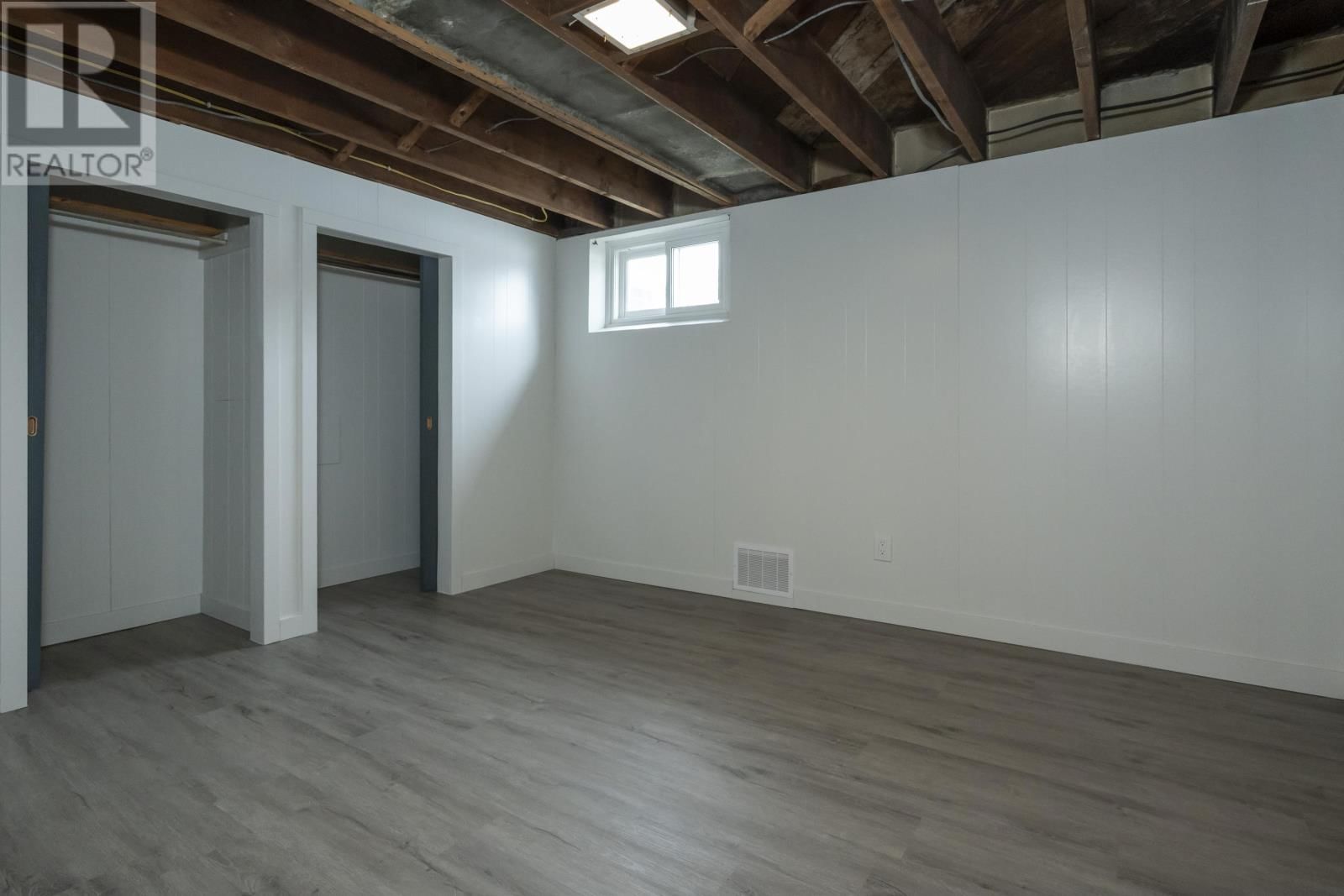 522 SYNDICATE AVE Image 37