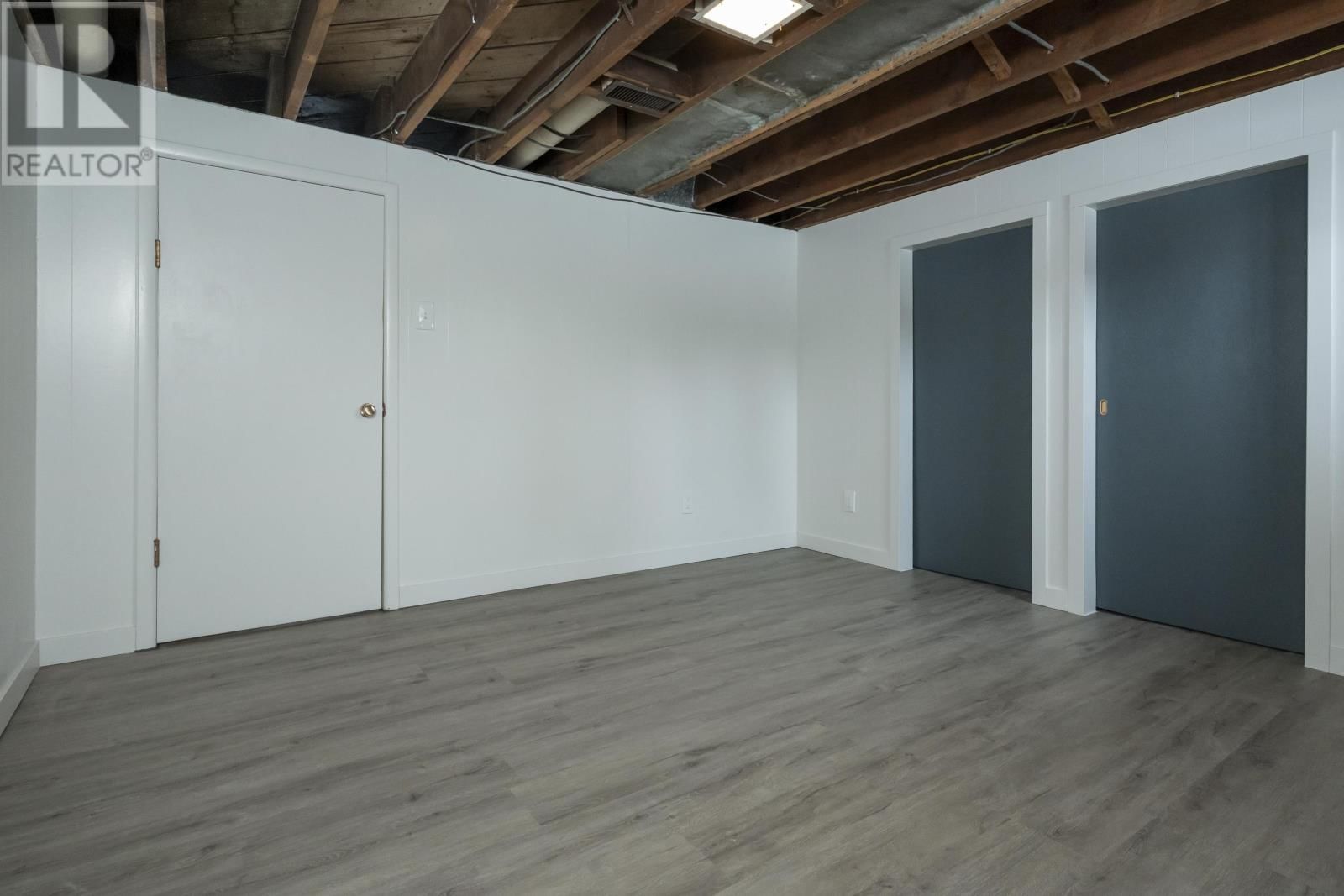 522 SYNDICATE AVE Image 39