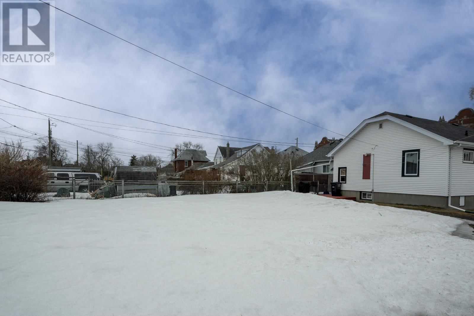 522 SYNDICATE AVE Image 45