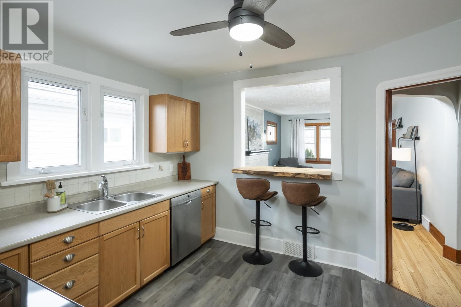 522 SYNDICATE AVE Image 9