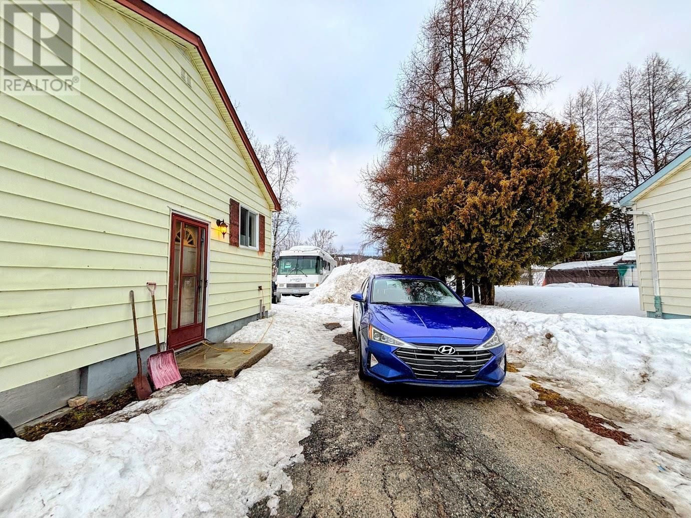 71 MANITOU RD Image 6