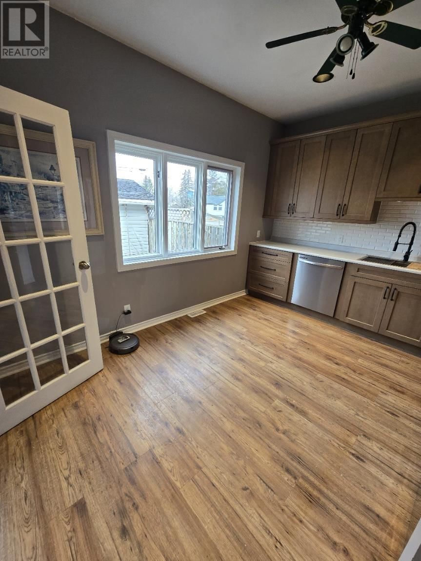 611 WILEY ST Image 10