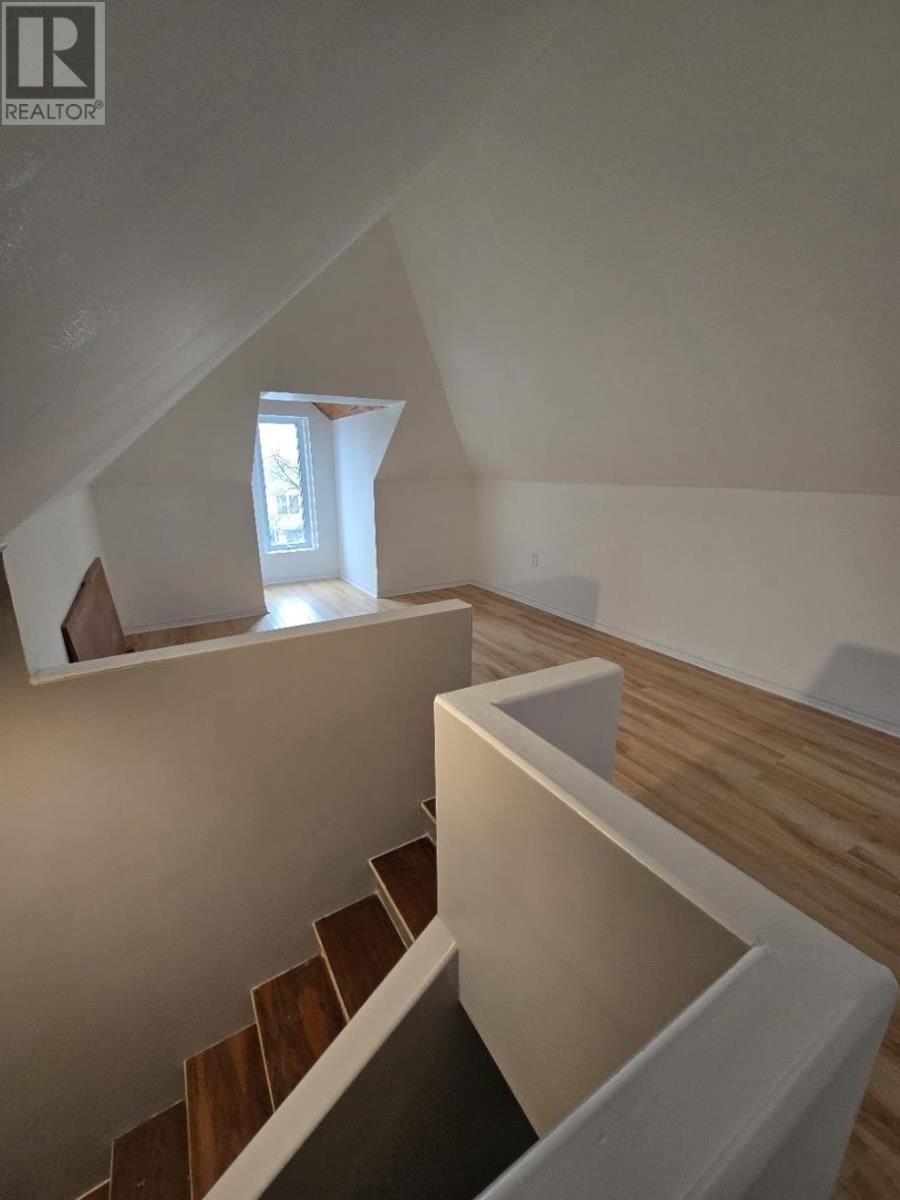 611 WILEY ST Image 16