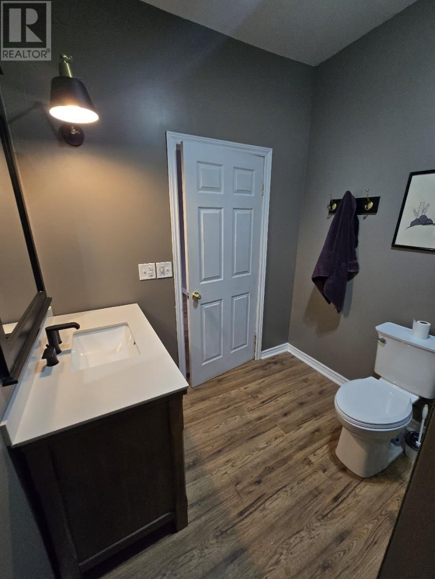 611 WILEY ST Image 19