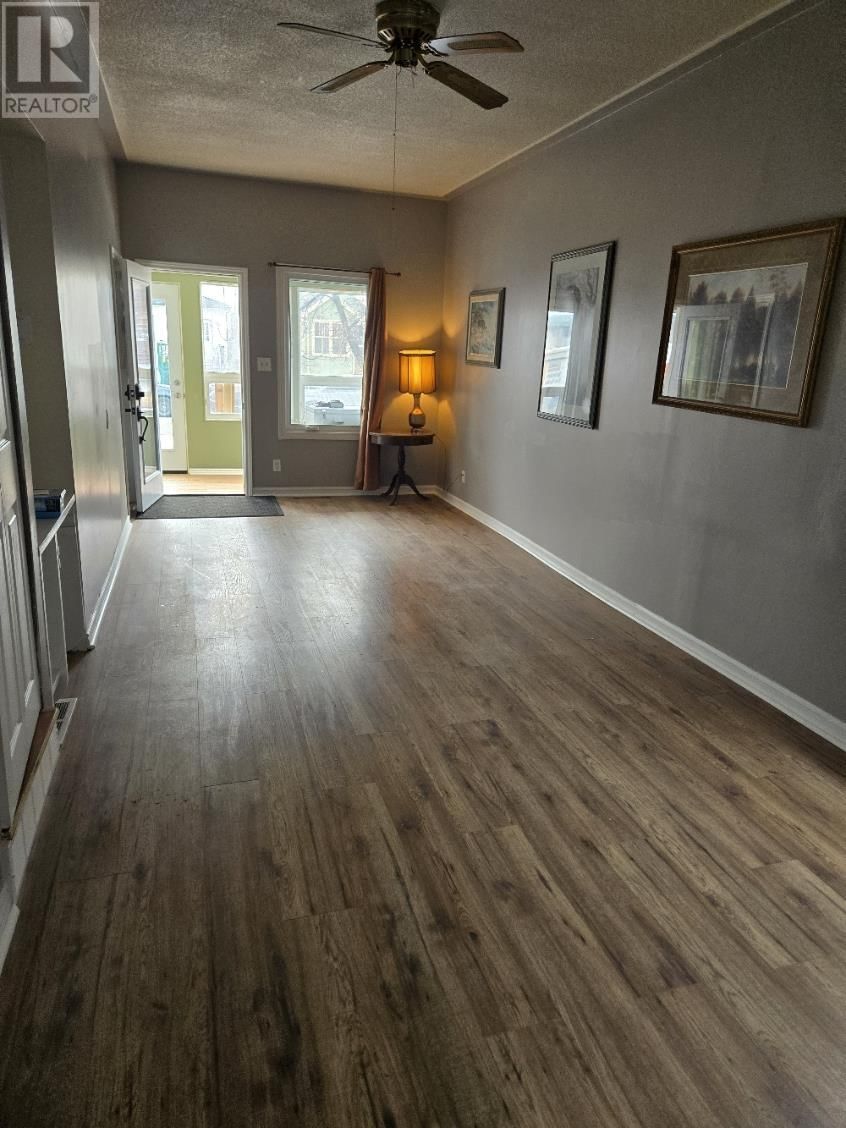 611 WILEY ST Image 22