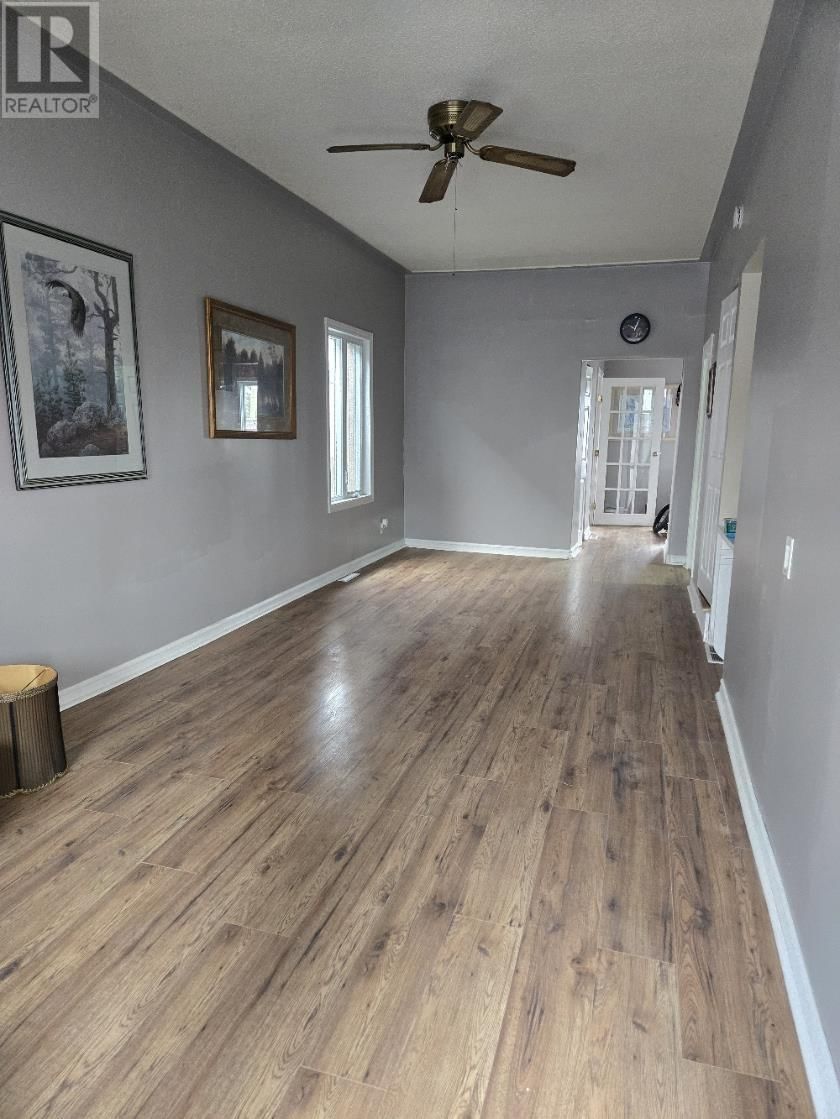 611 WILEY ST Image 23