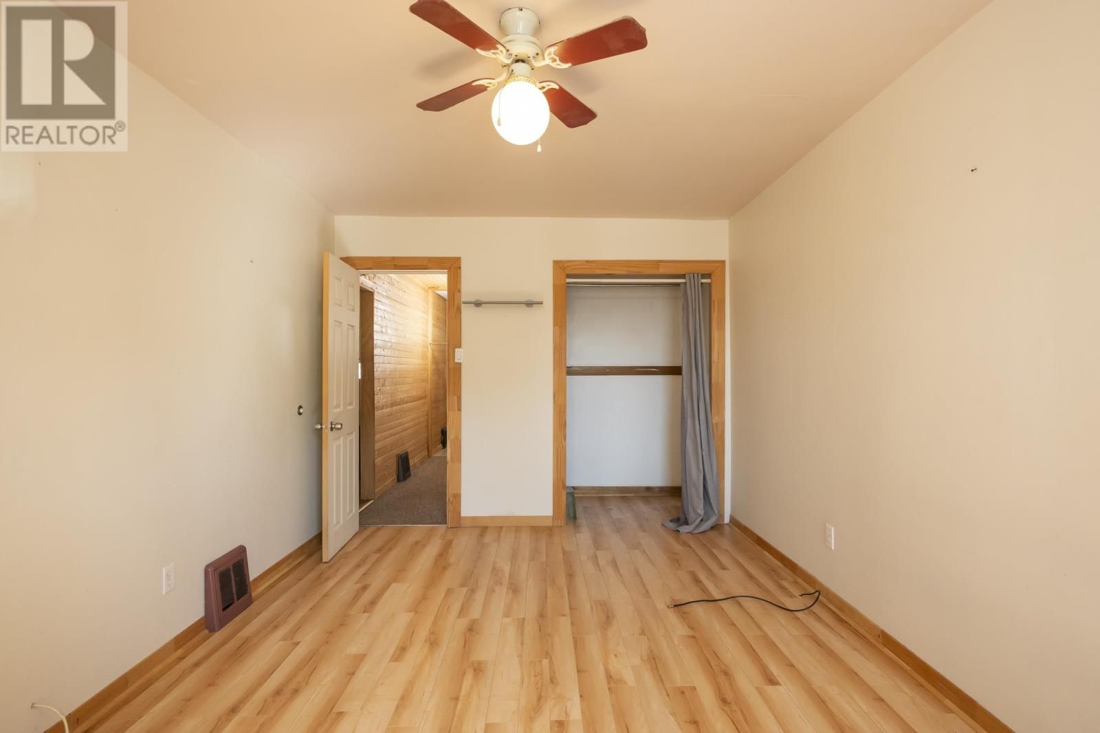 118 SELKIRK ST Image 15