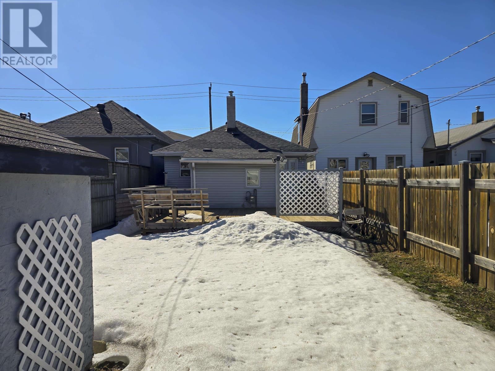 118 SELKIRK ST Image 31