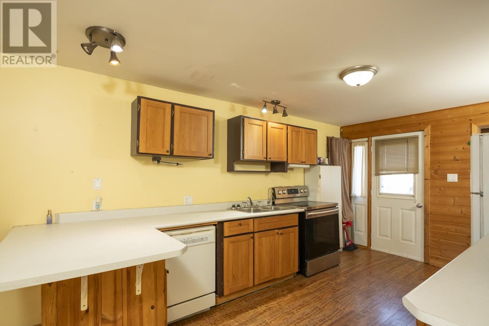 118 SELKIRK ST Image 9