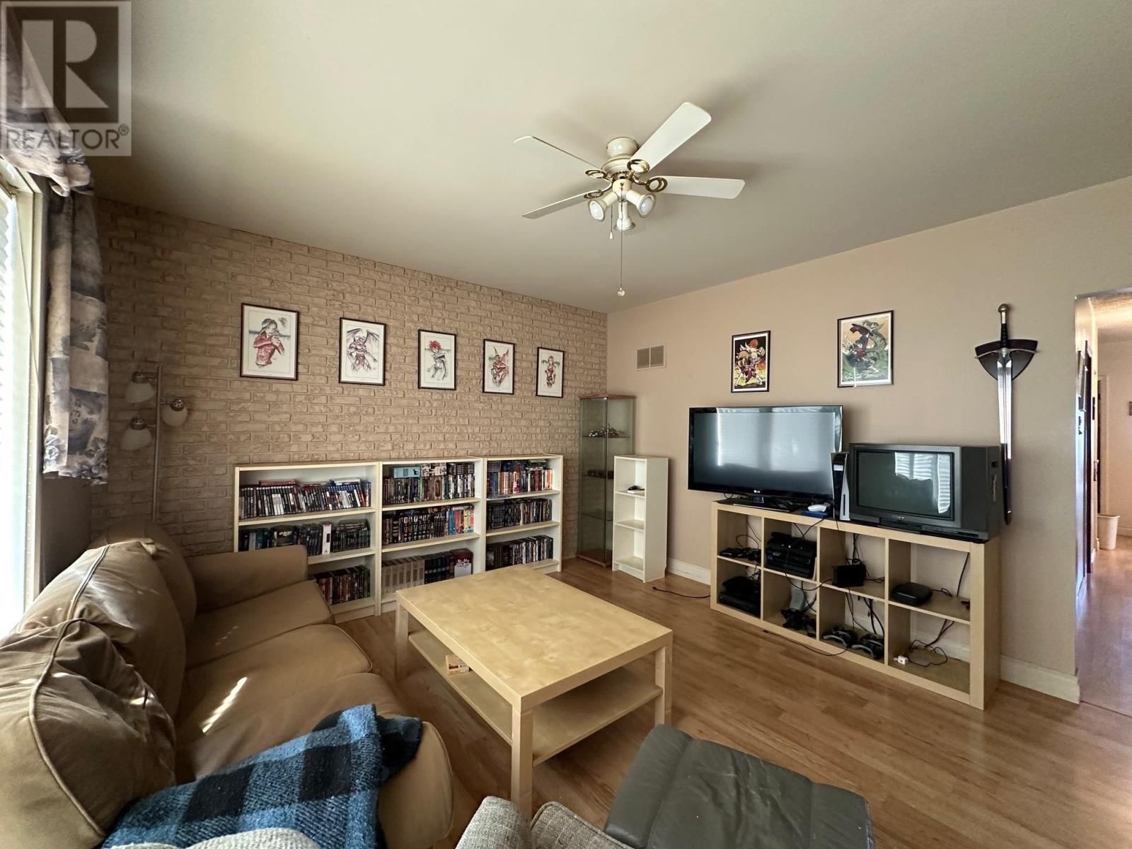 206 SHUNIAH ST Image 5