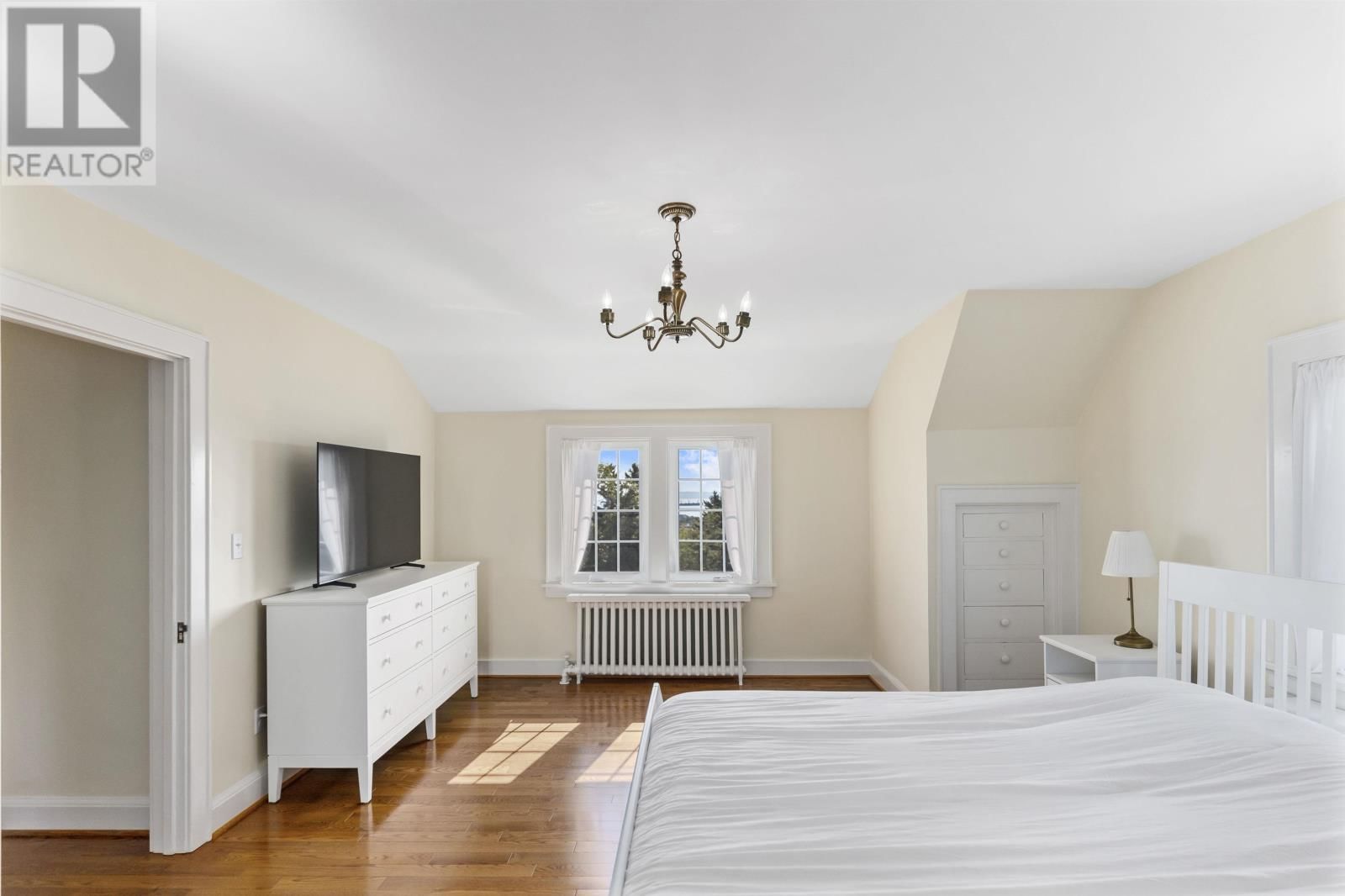 144 HIGH ST Image 28