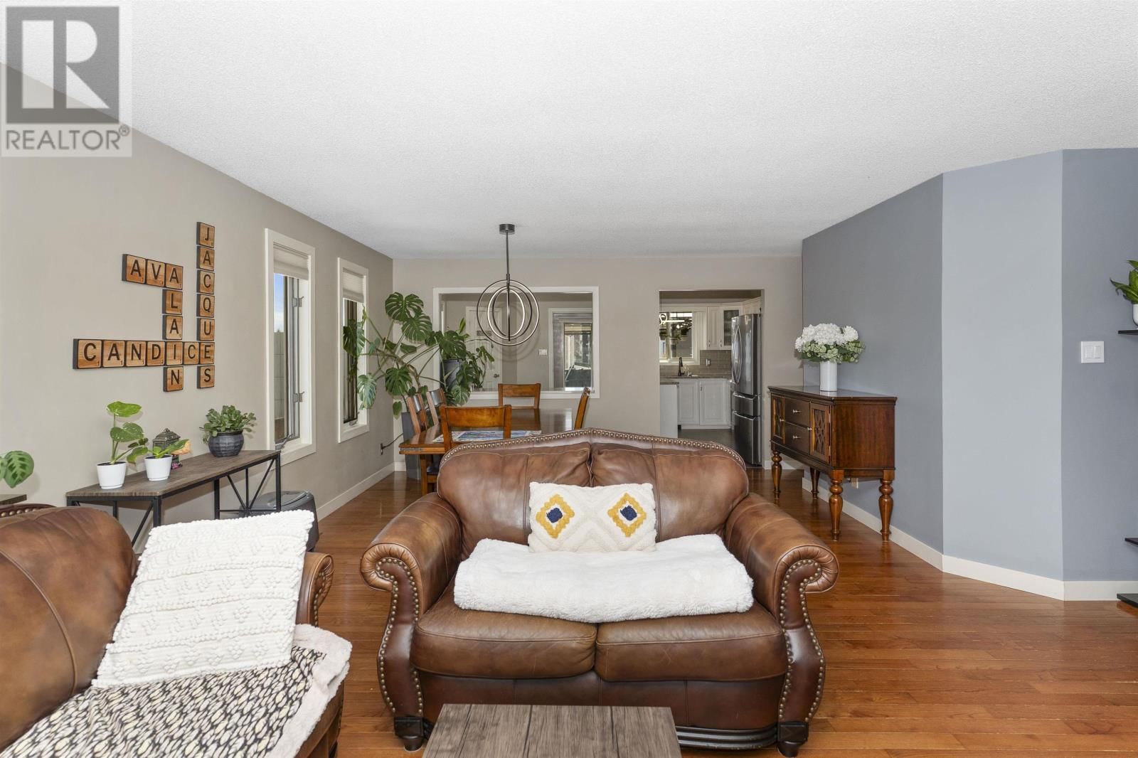 211 LINDEN CT Image 9