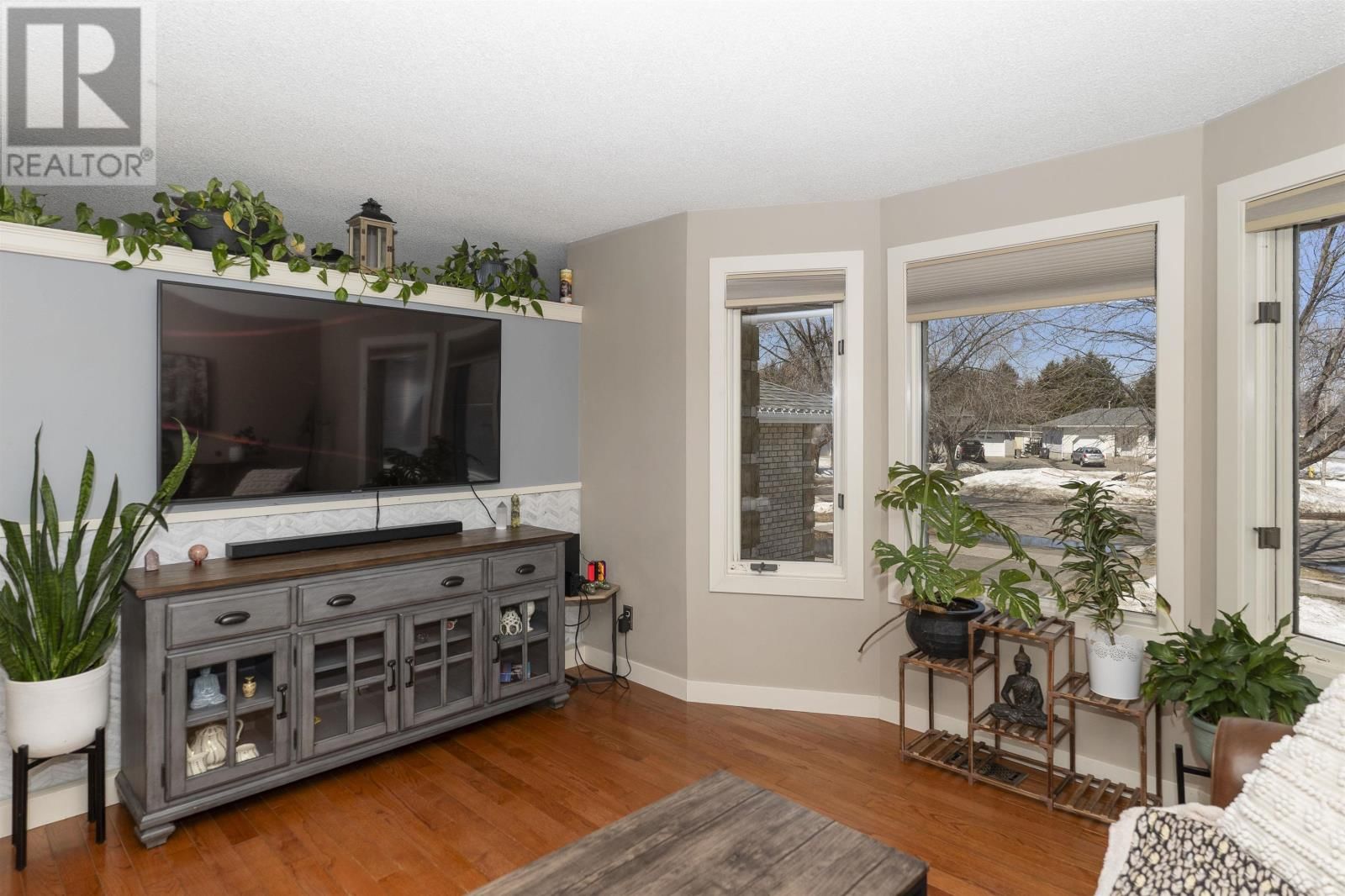 211 LINDEN CT Image 12