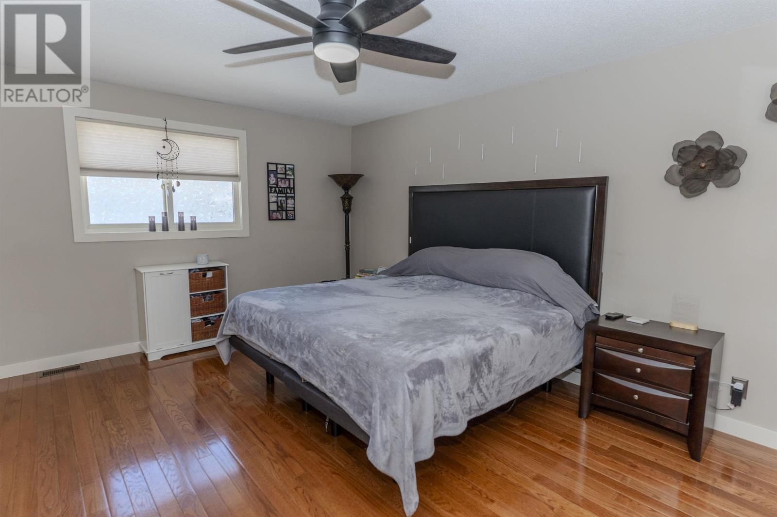 211 LINDEN CT Image 13