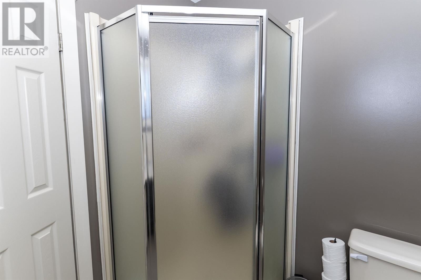 211 LINDEN CT Image 16