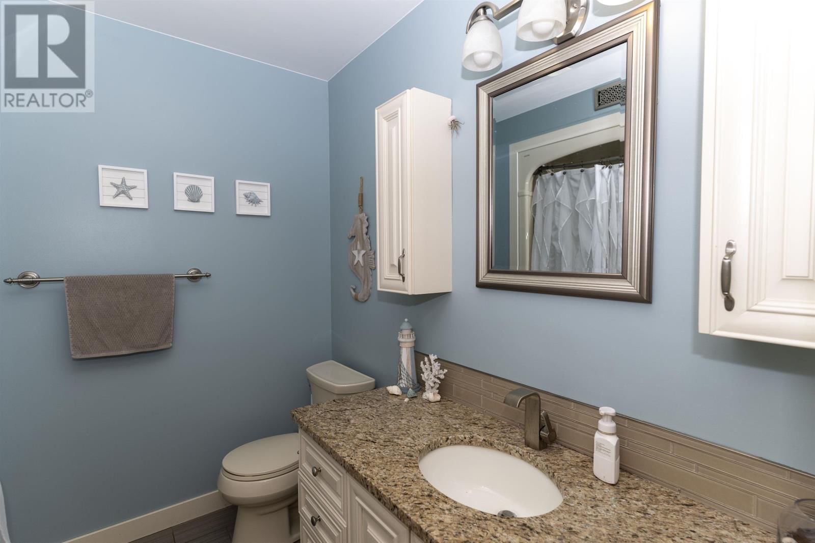 211 LINDEN CT Image 23