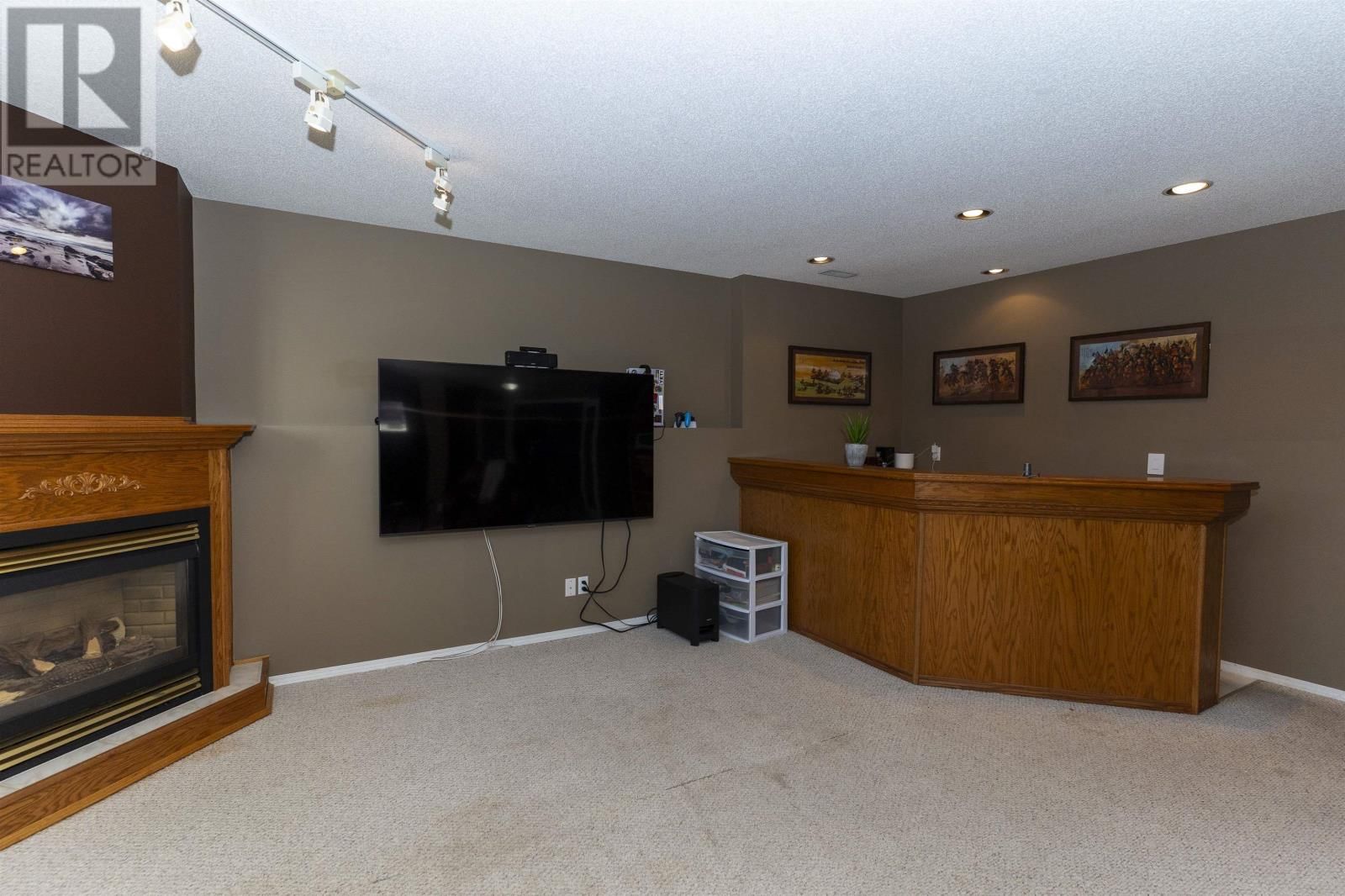 211 LINDEN CT Image 25