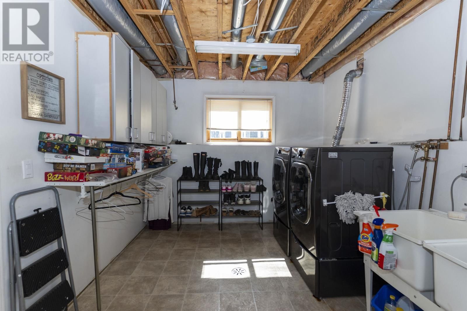 211 LINDEN CT Image 30