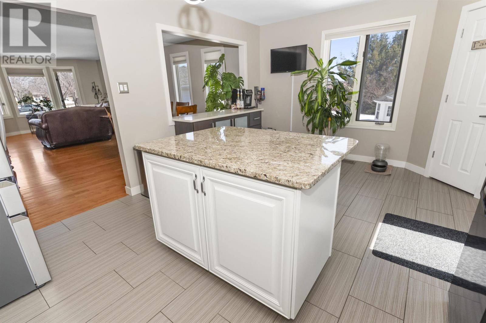 211 LINDEN CT Image 5