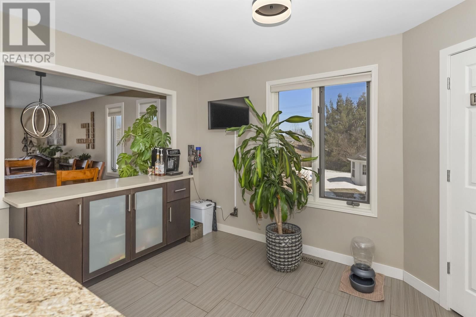 211 LINDEN CT Image 6