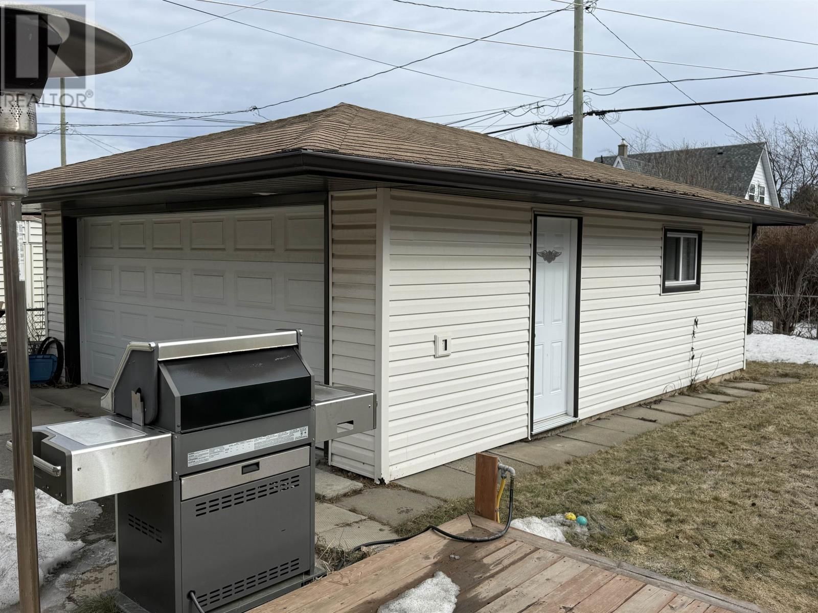 2214 ARTHUR ST Image 3