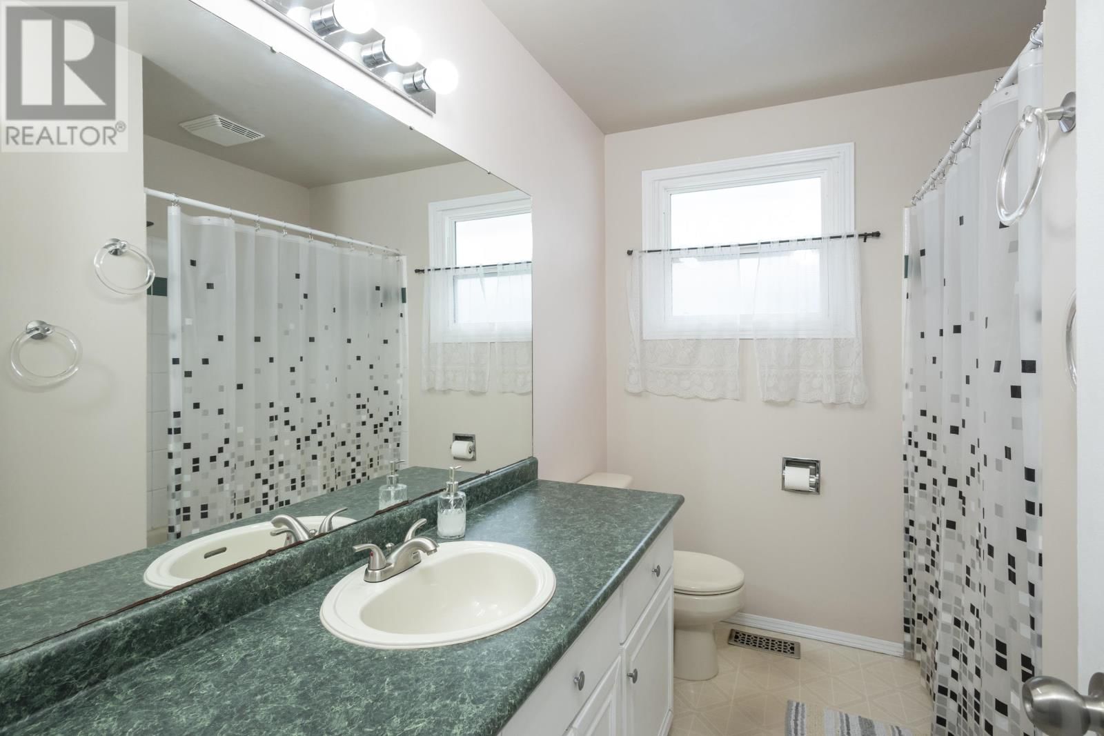 163 BLUCHER AVE Image 25