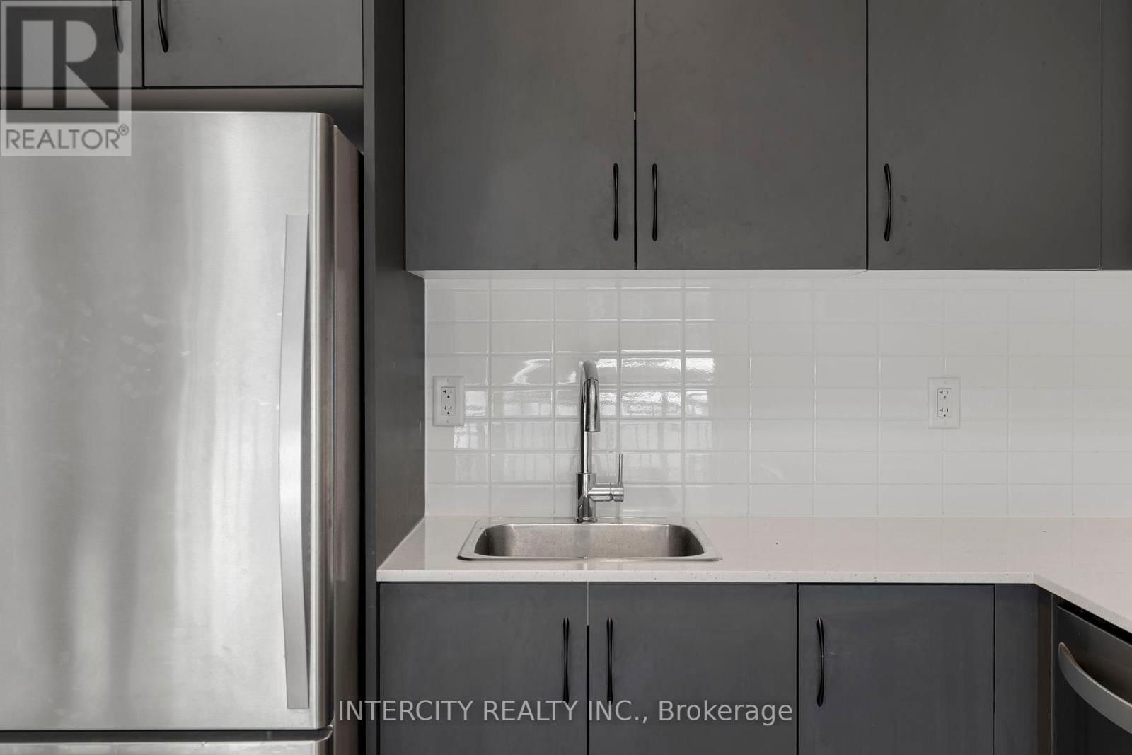 131 - 85 ATTMAR DRIVE Image 12