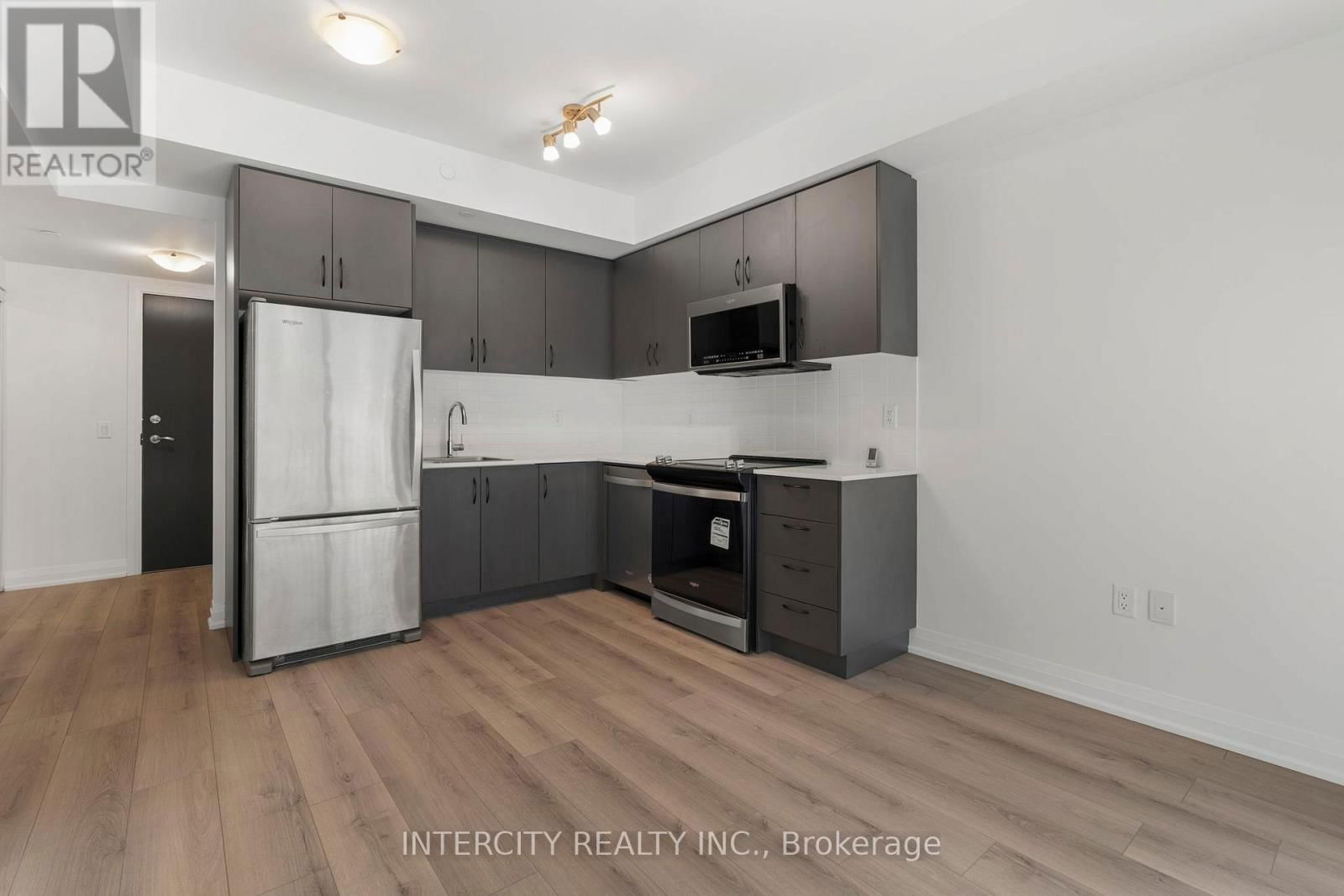 131 - 85 ATTMAR DRIVE Image 14