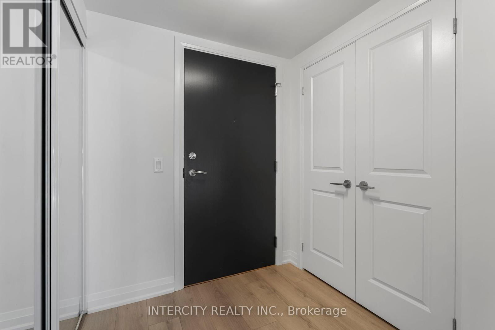 131 - 85 ATTMAR DRIVE Image 7