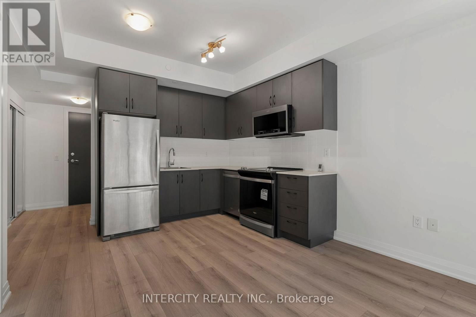 131 - 85 ATTMAR DRIVE Image 8