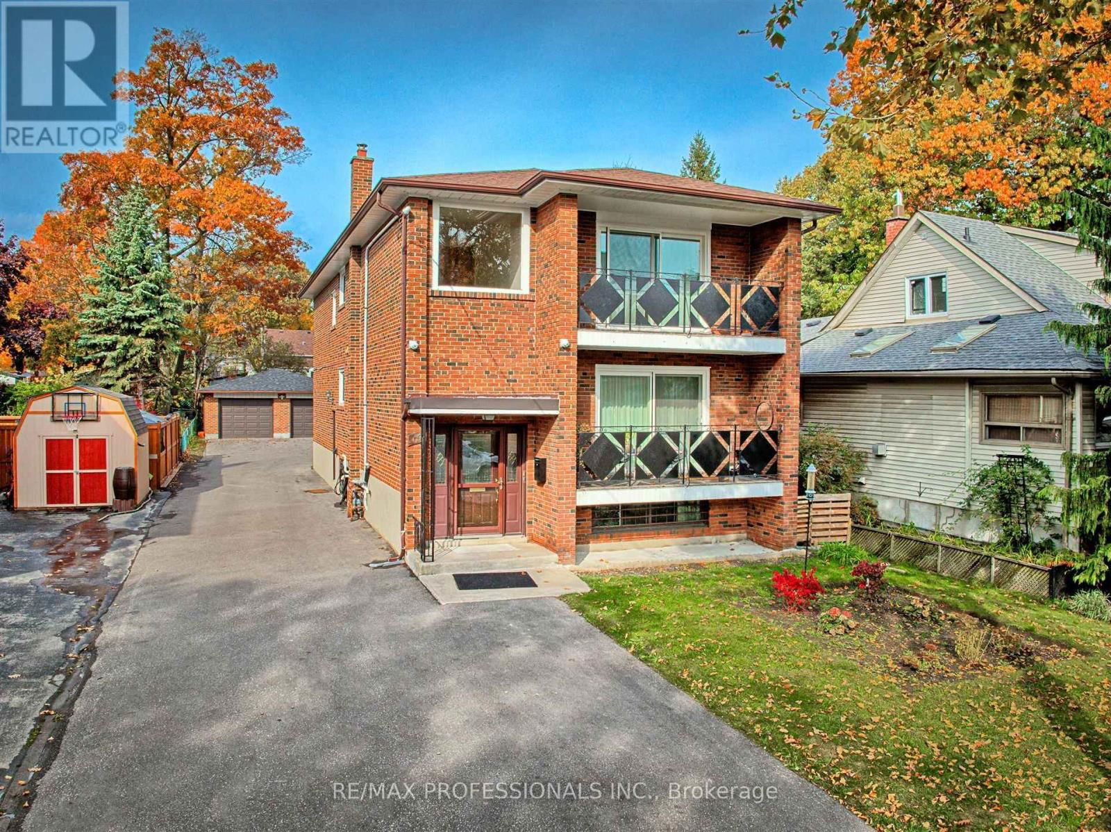 16 MUSKOKA AVENUE Image 1