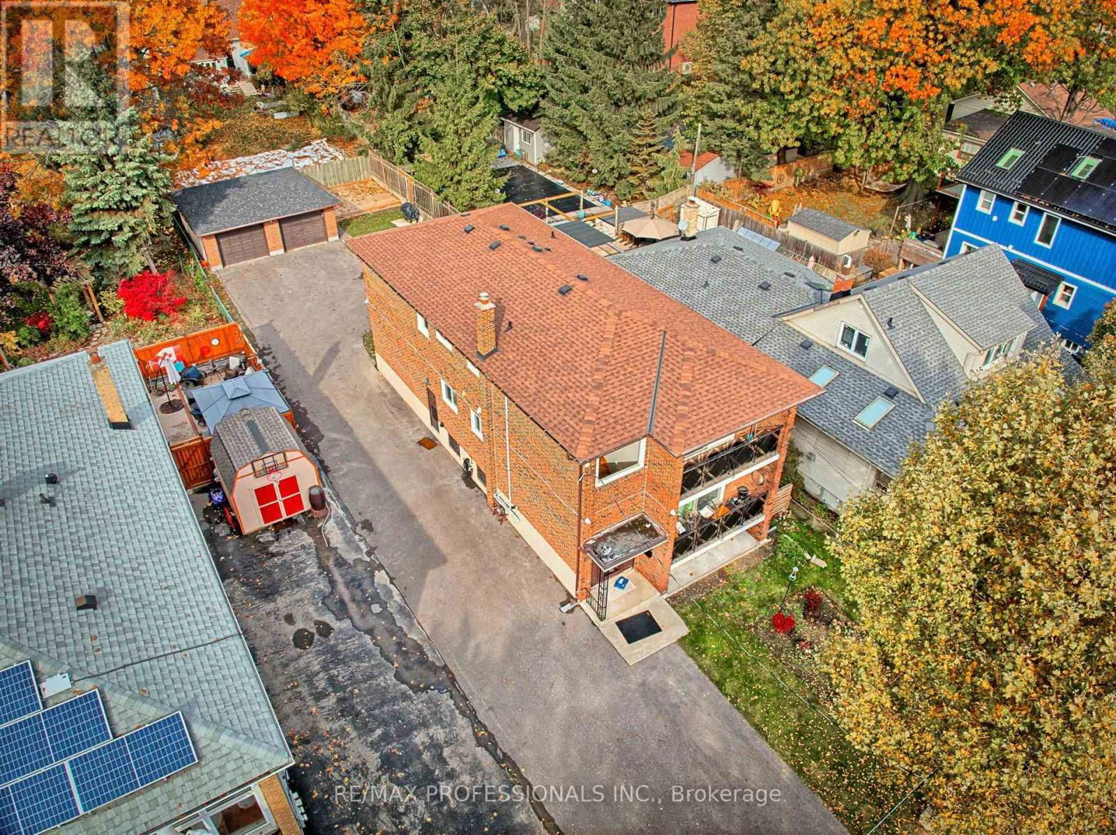 16 MUSKOKA AVENUE Image 3