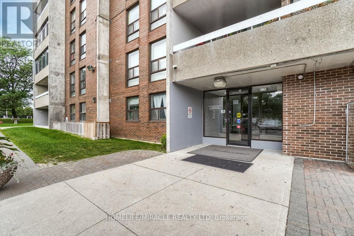 1703 - 15 KENSINGTON ROAD Image 3