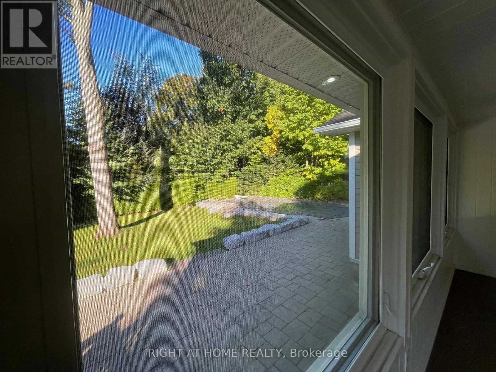 1037 LAKESHORE ROAD W Image 3