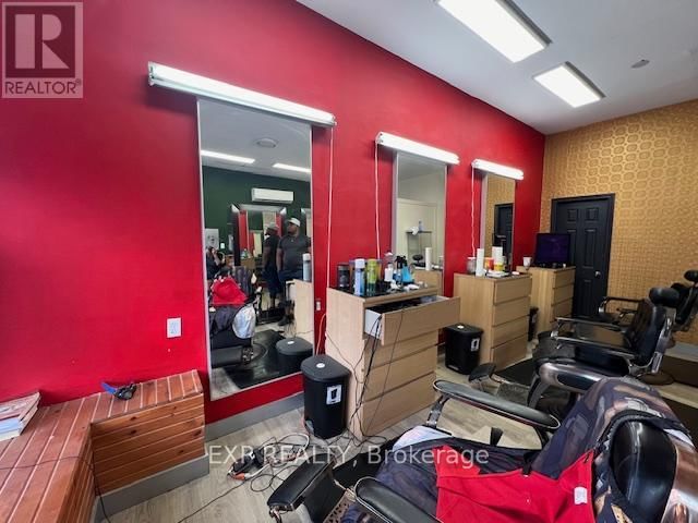 2455 ST CLAIR AVENUE W Image 7