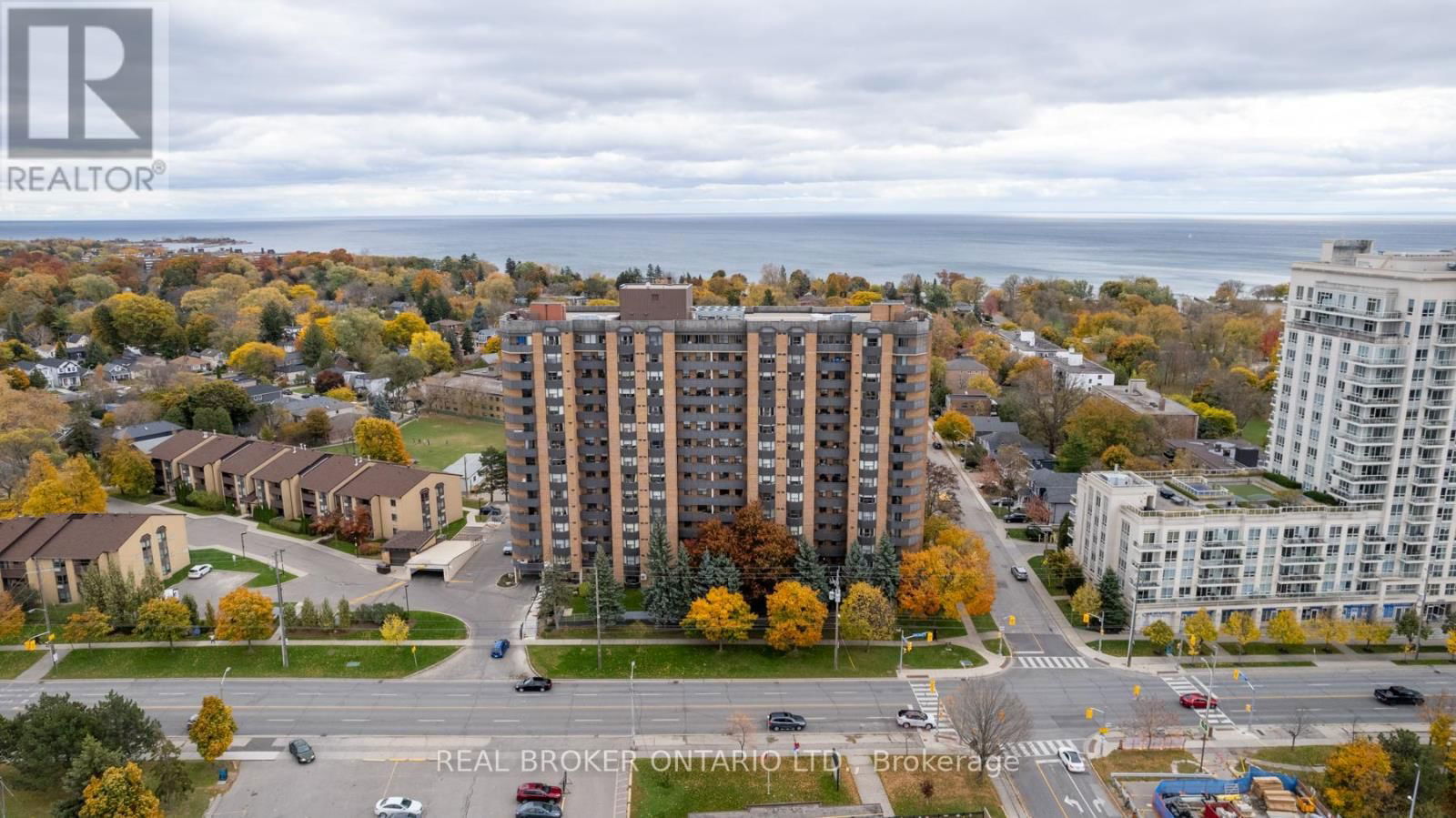 1601 - 3845 LAKE SHORE BOULEVARD W Image 32