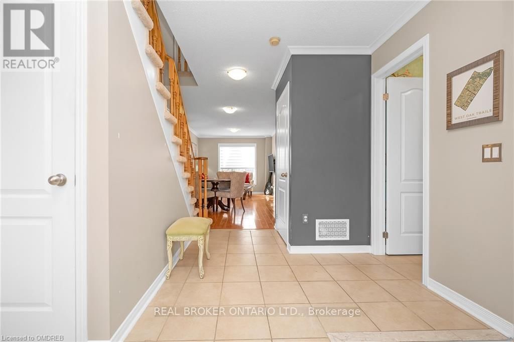 2493 NEWCASTLE CRESCENT Image 4