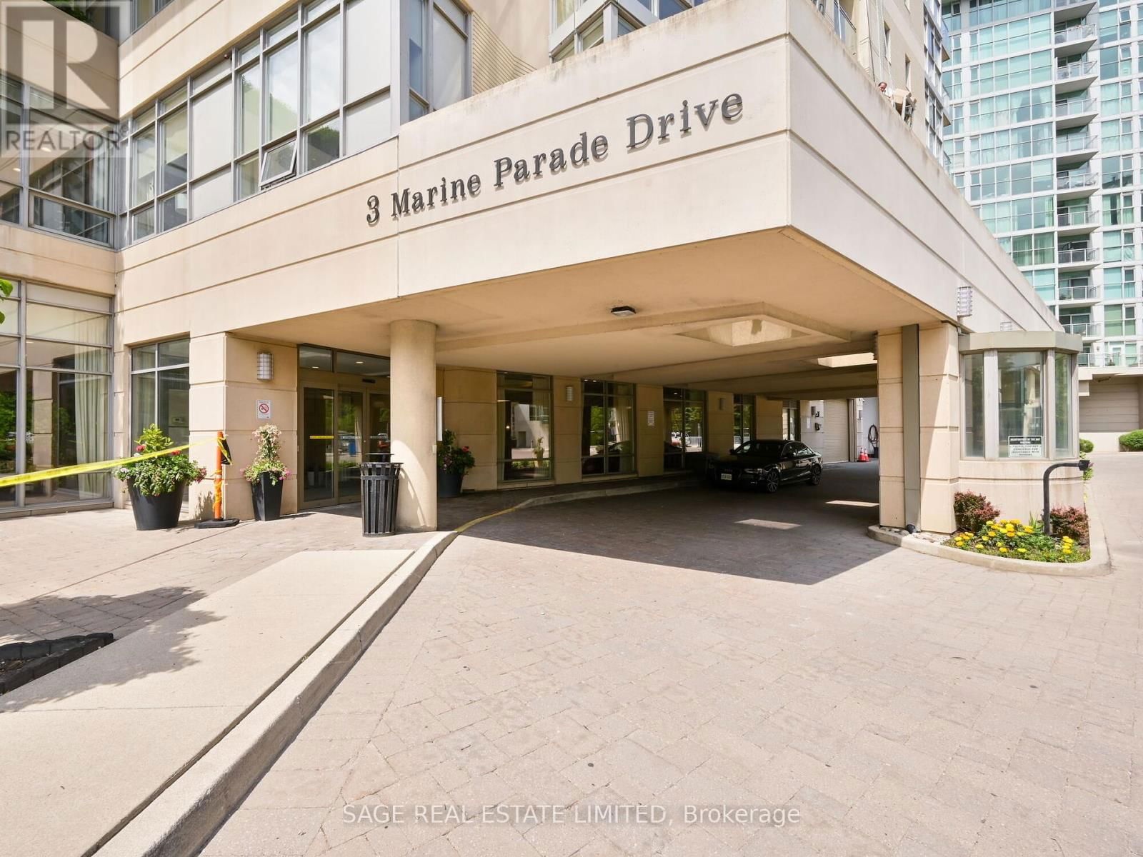 808 - 3 MARINE PARADE DRIVE Image 2