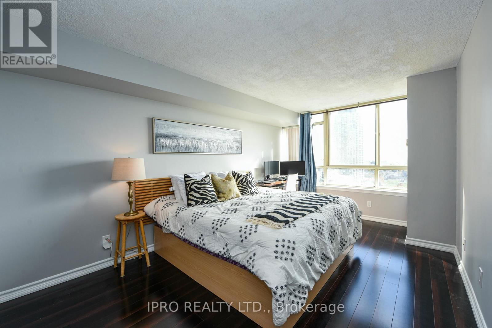 1411 - 3605 KARIYA DRIVE Image 30