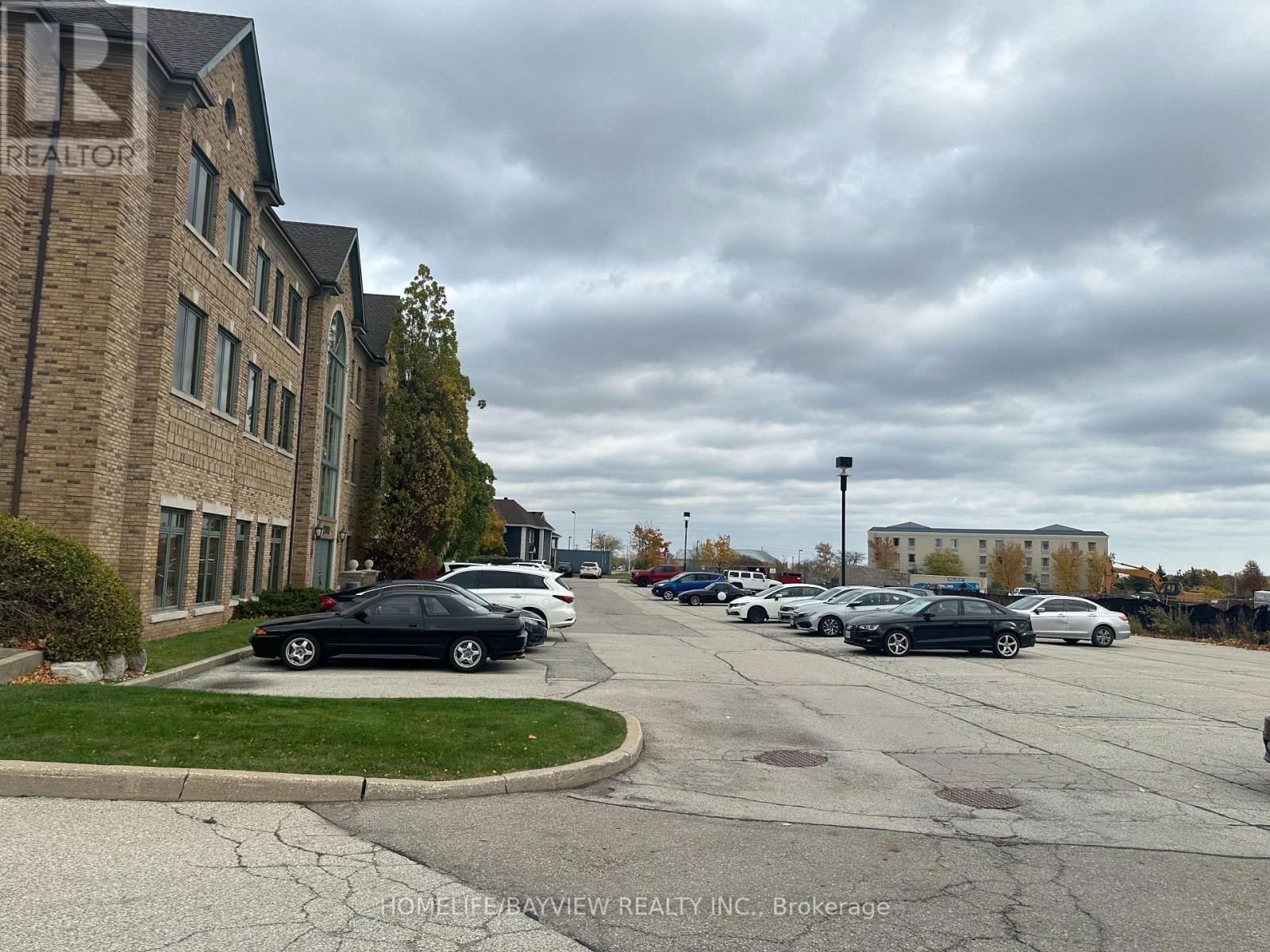 #200 - 2898 SOUTH SHERIDAN WAY Image 18