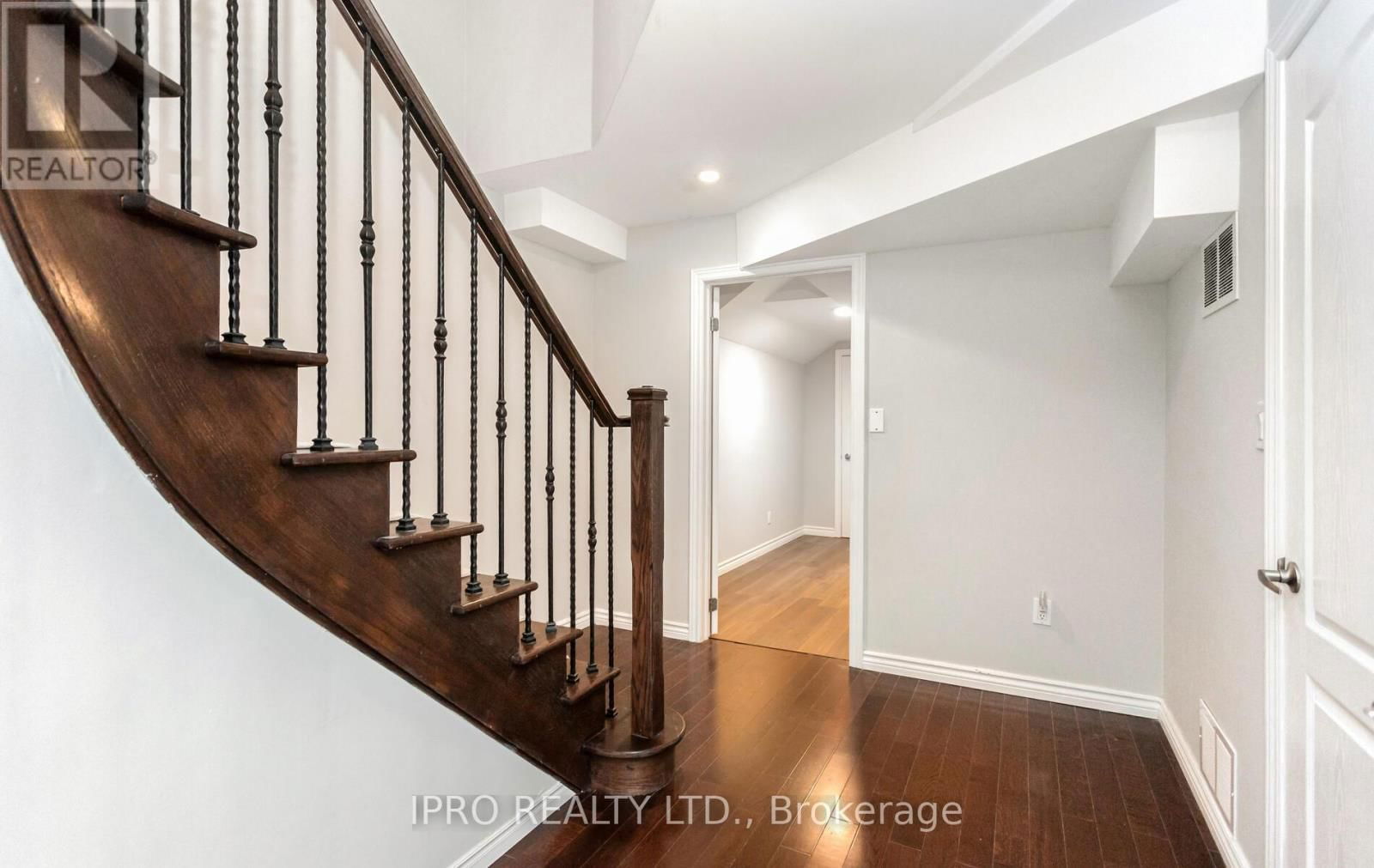 2419 WASAGA DRIVE Image 32