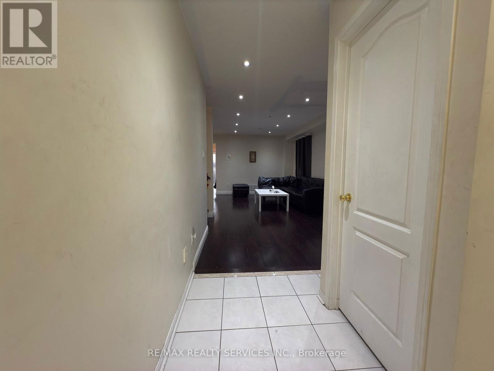 81 BOTAVIA DOWNS DRIVE Image 3