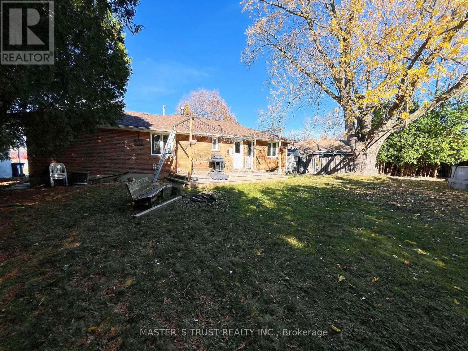 66 SWANHURST BOULEVARD Image 19