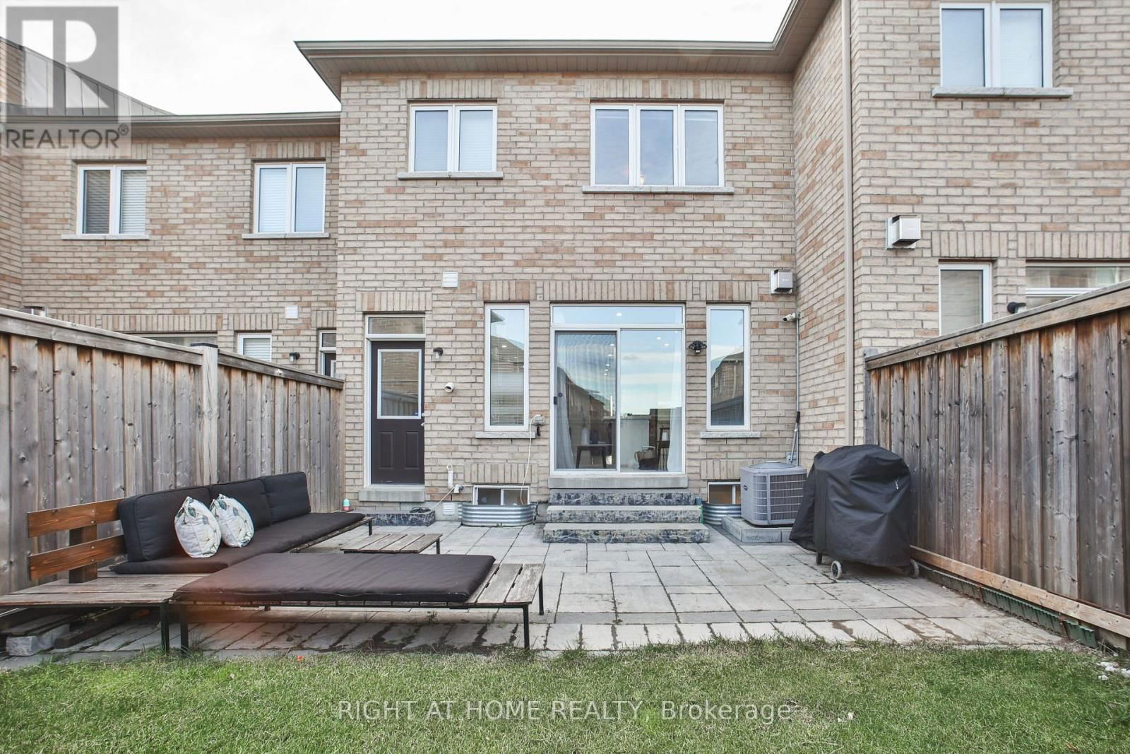 37 IVOR CRESCENT Image 37