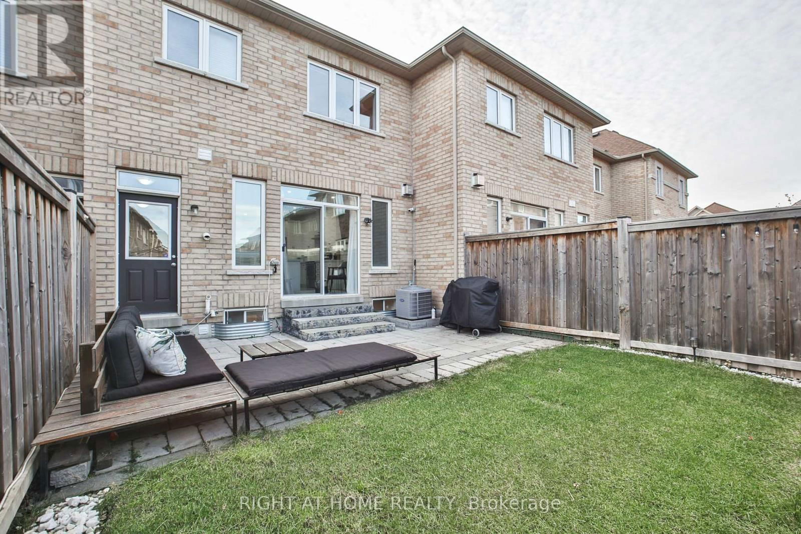 37 IVOR CRESCENT Image 38