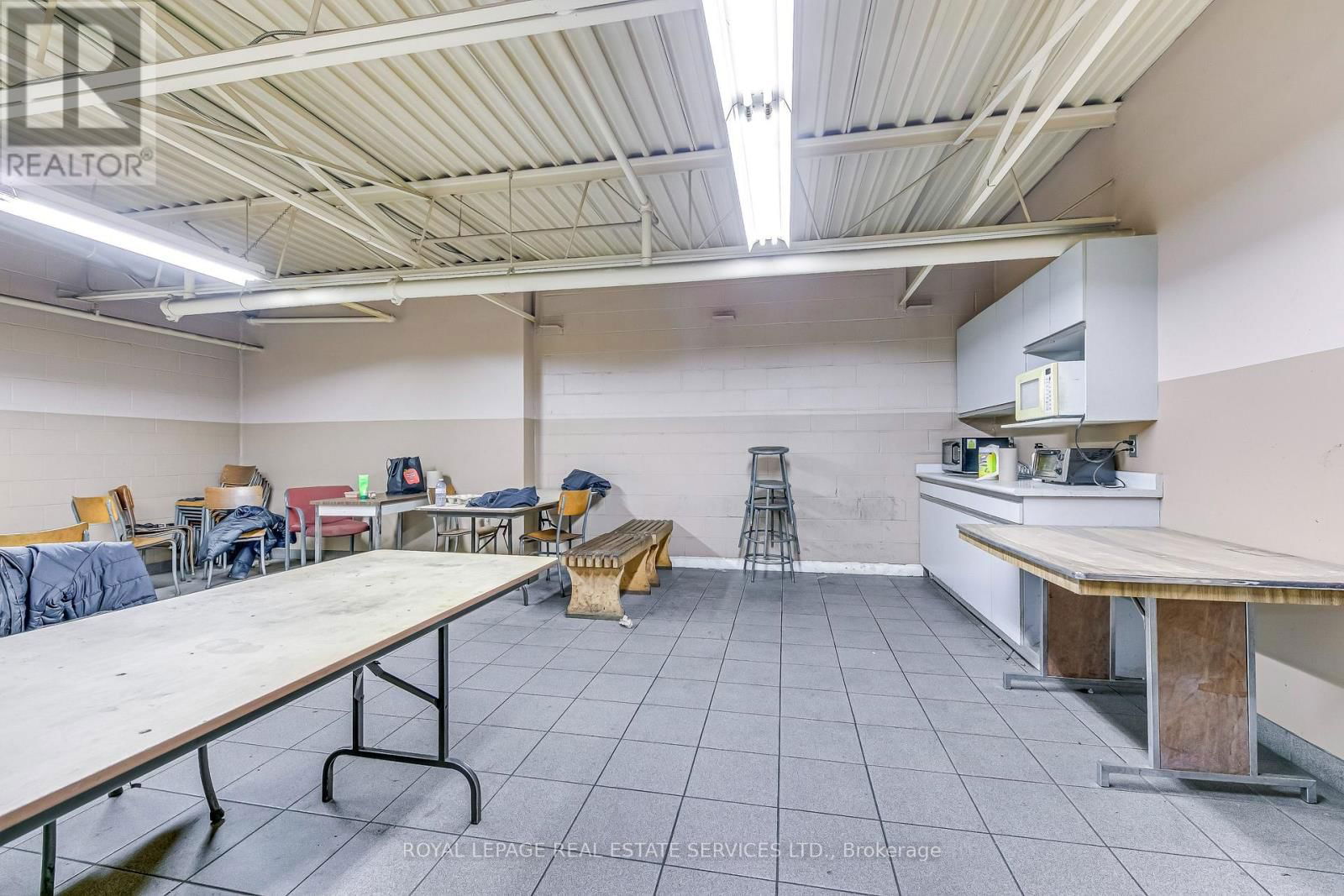 7825 TRANMERE DRIVE Image 14