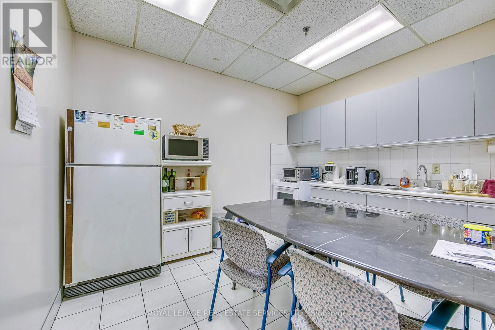 7825 TRANMERE DRIVE Image 7