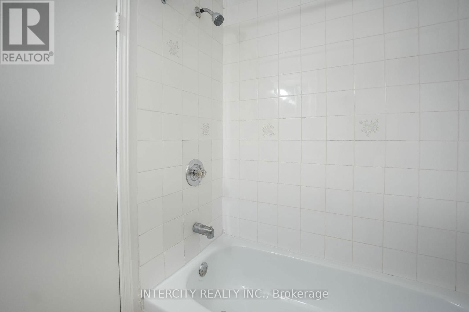 44 BRANSTONE ROAD Image 17