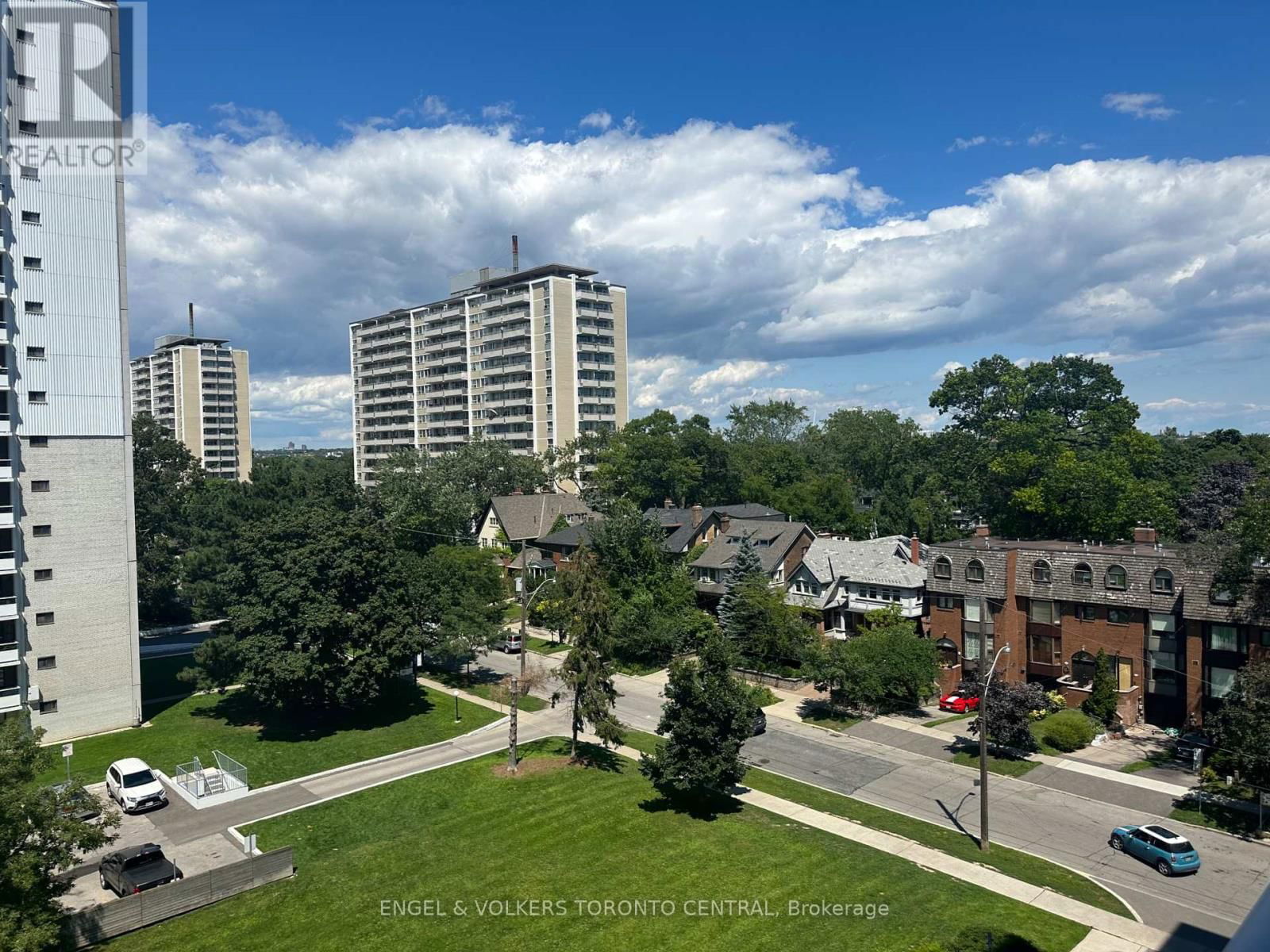 601 - 1830 BLOOR STREET W Image 7