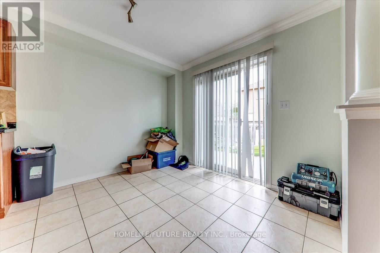 UPPER - 69 HEATHERDALE DRIVE Image 7